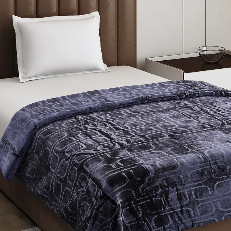 Monte Carlo Warmora Geometric Print Polyester Blanket (Navy Blue) - 210 GSM media 5