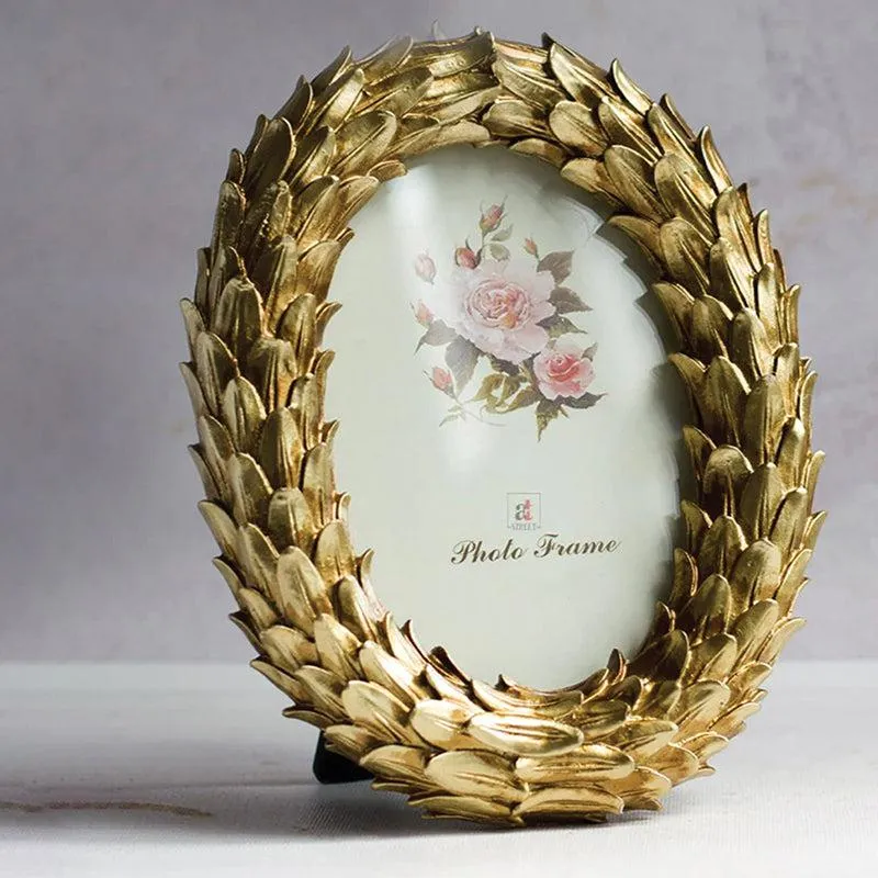 Flora Garland Photo Frame media 1