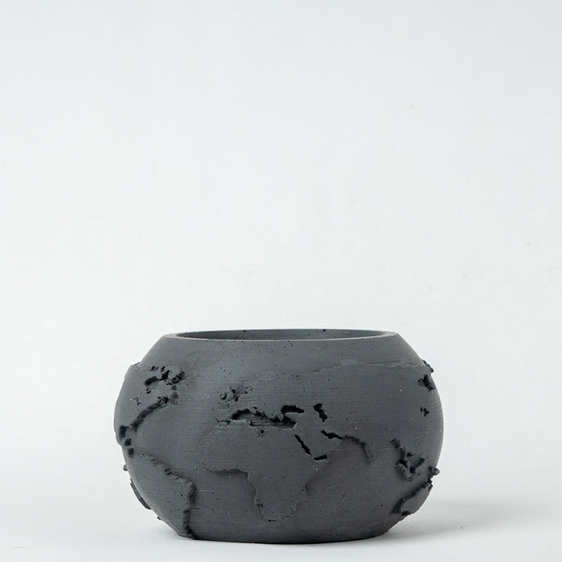 Globo Round Planter media 3