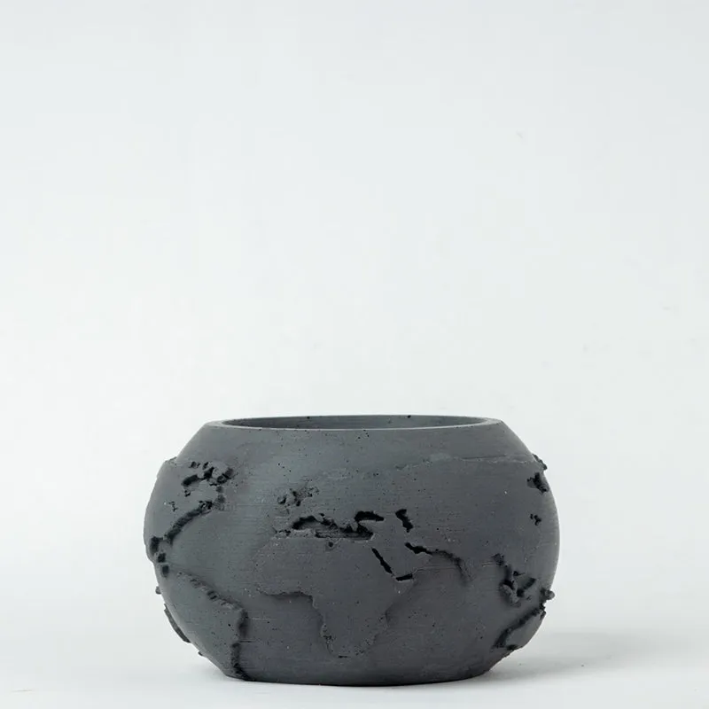 Globo Round Planter media 3