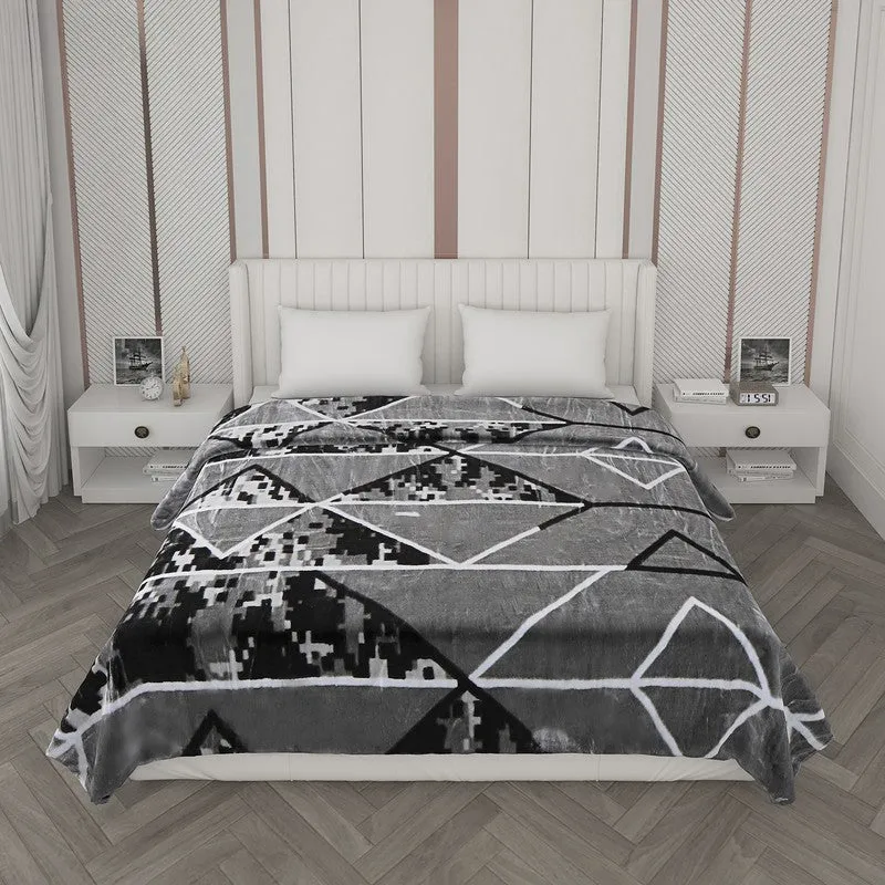 Monte Carlo Monochrome Mirage Blanket - 850 GSM media 4