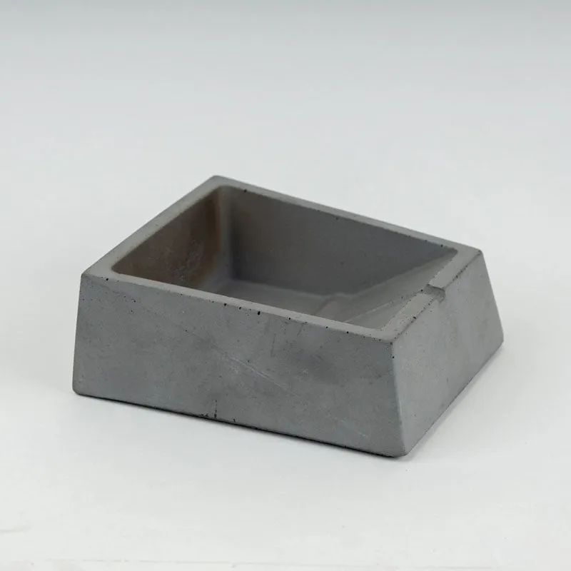 Trapez Concrete Ash Tray media 3