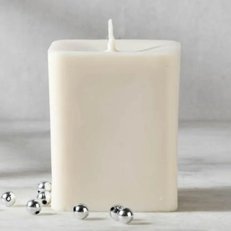 Kindness - Cinnamon Roll Scented Candle media 4