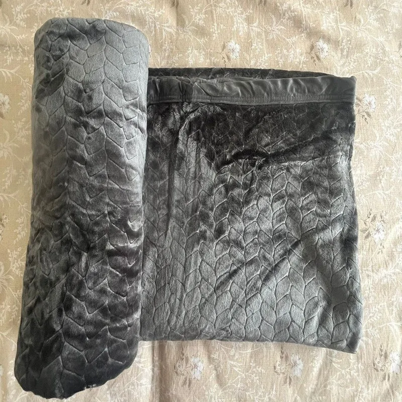 Solida Wool Blankets (Grey) - 330 GSM media 6