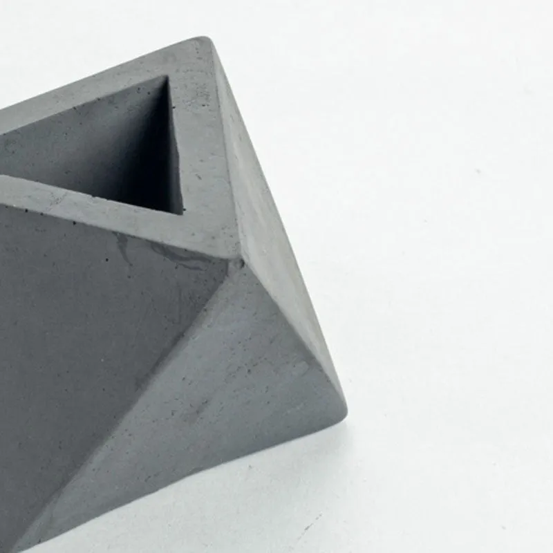 Trido Candle Holder media 3