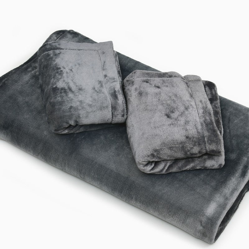 VelvetDream Woolen Bedsheet (Black) - 150 GSM media 9