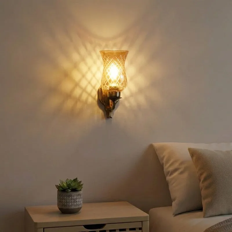 Honey Glow Heart Amber Glass Wall Lamp media 1