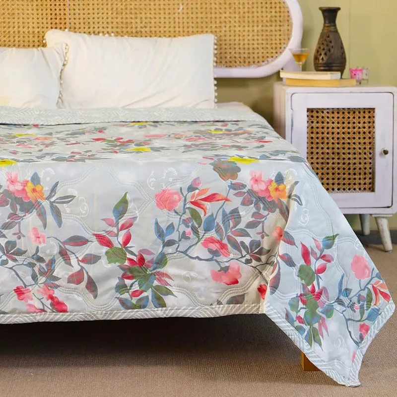 BloomSerene Reversible Comforter - 220 GSM media 3