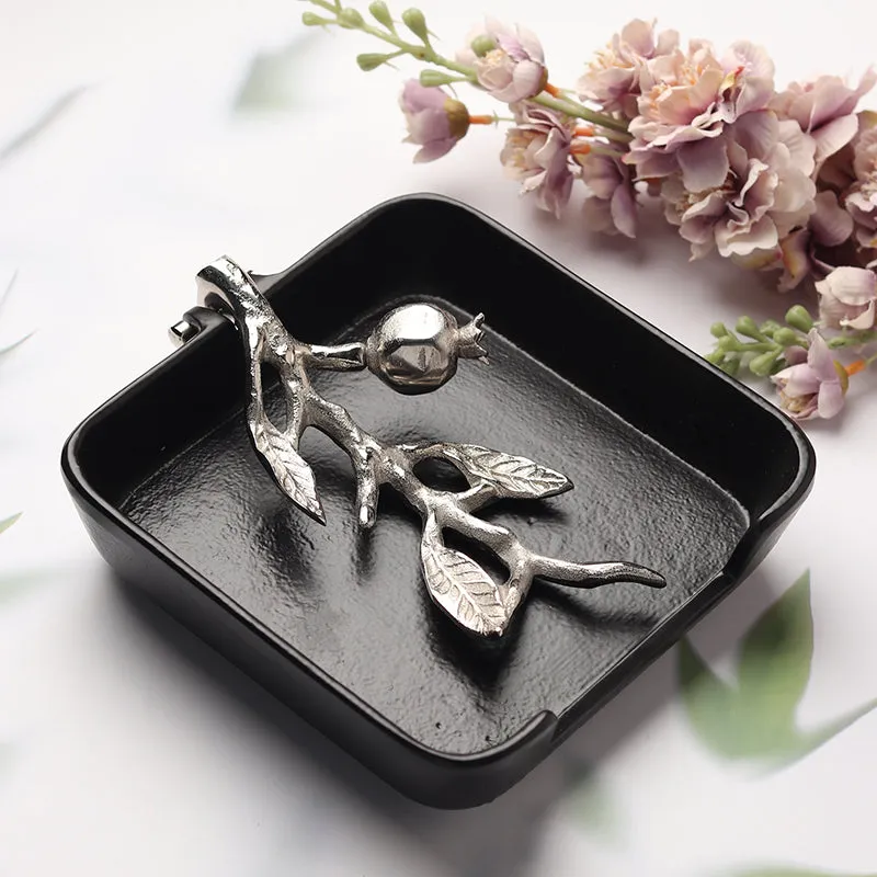 Riff Tissue Holder - Silver media 1