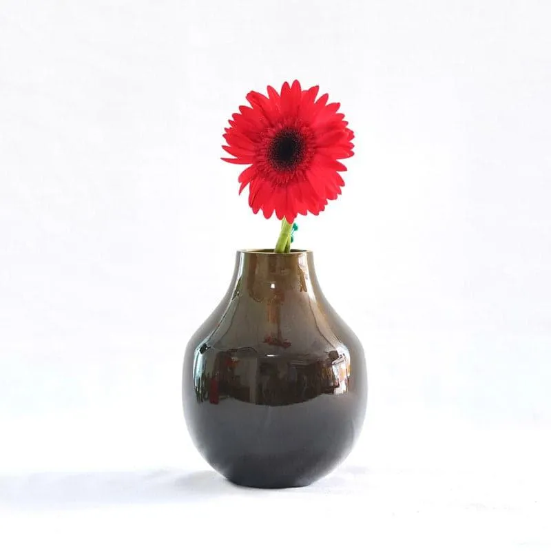 Elosi Metal Vase - Antique Brass media 4