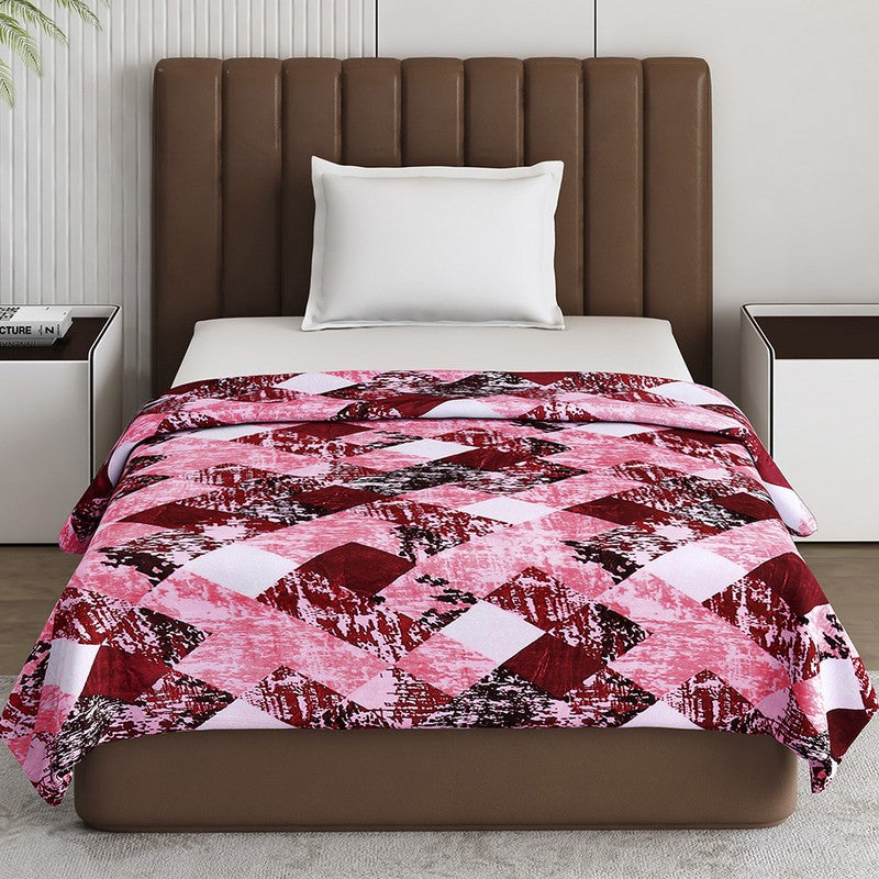 Monte Carlo Rosavera Geometric Print Polyester Blanket (Magenta) - 233 GSM media 4