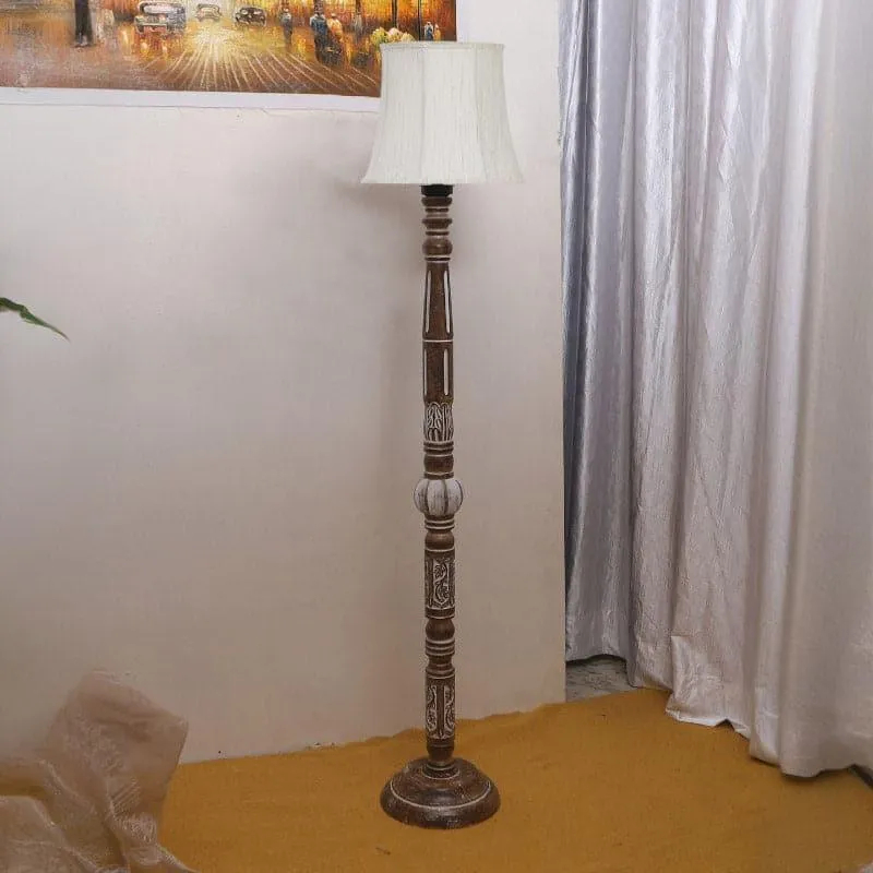 Colto Scallop Floor Lamp media 3