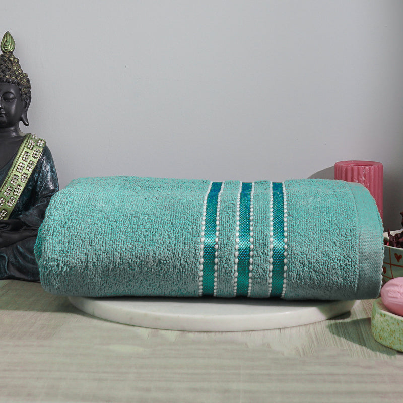 Micro Cotton LuxeDry Comfort Solid Bath Towel - Light Blue media 3