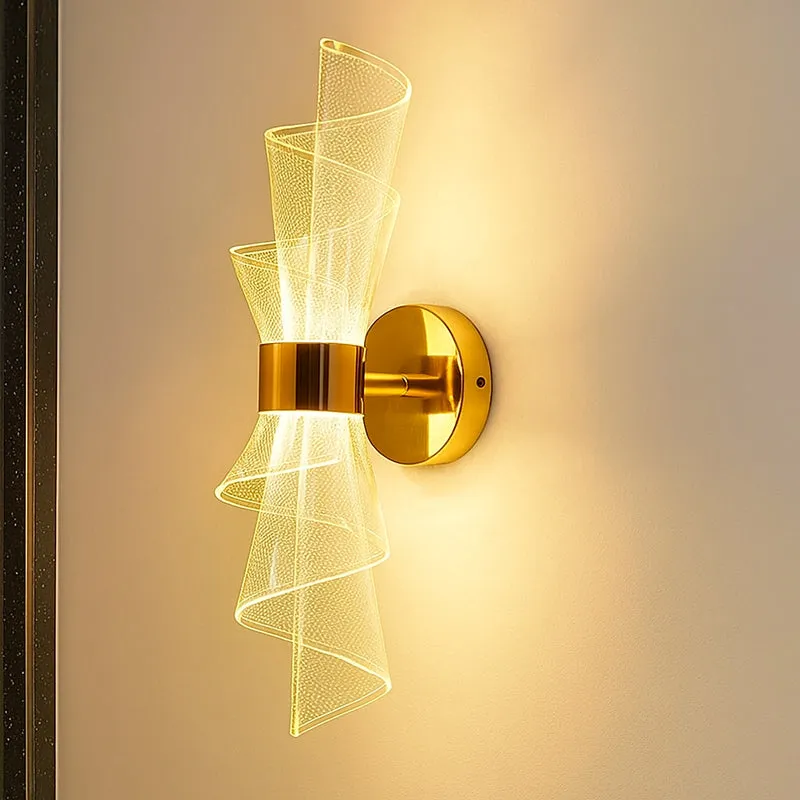 Scroll Lustra Acrylic & Metal Wall Lamp media 7