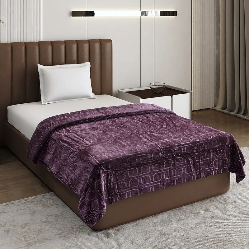 Monte Carlo Warmora Geometric Print Polyester Blanket (Wine) - 210 GSM media 1