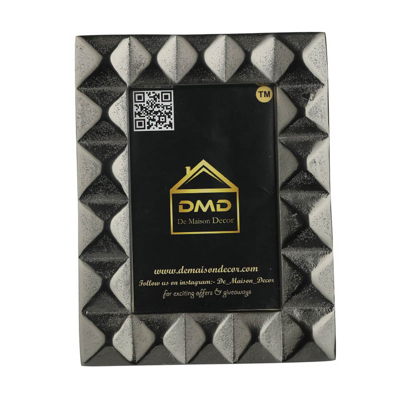 Swag Table Photo Frame - Black media 3