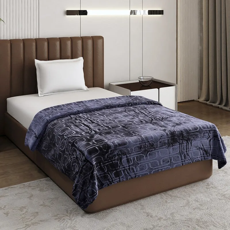 Monte Carlo Warmora Geometric Print Polyester Blanket (Navy Blue) - 210 GSM media 1