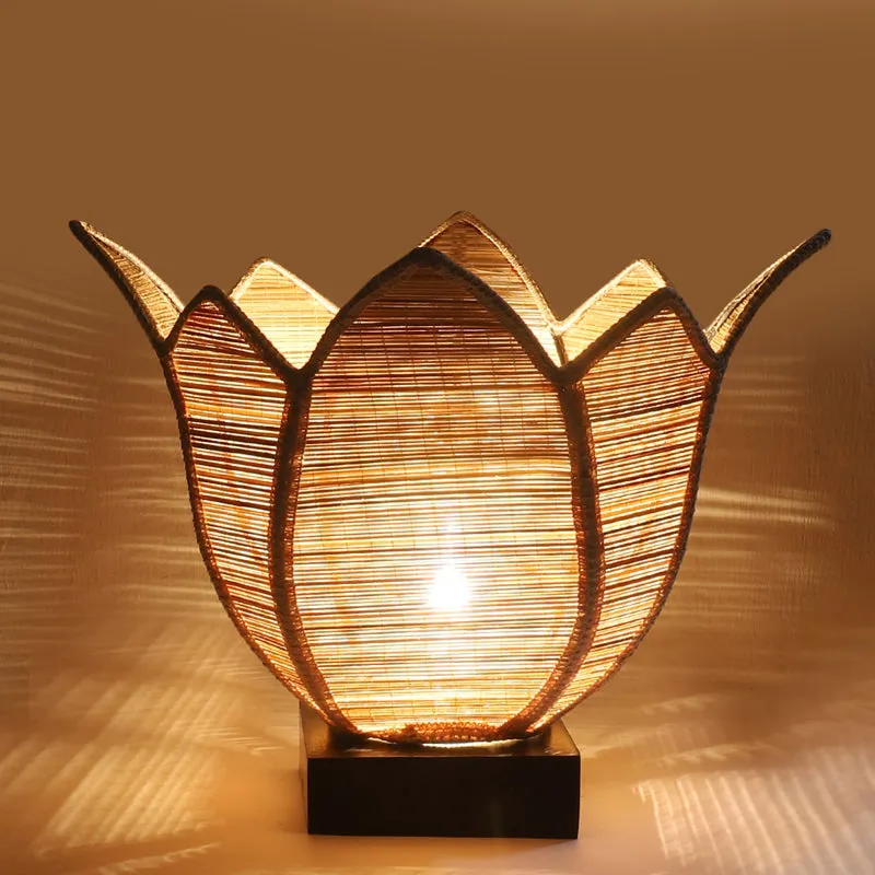 Glevara Bamboo Petal Edge Table Lamp - Beige media 5