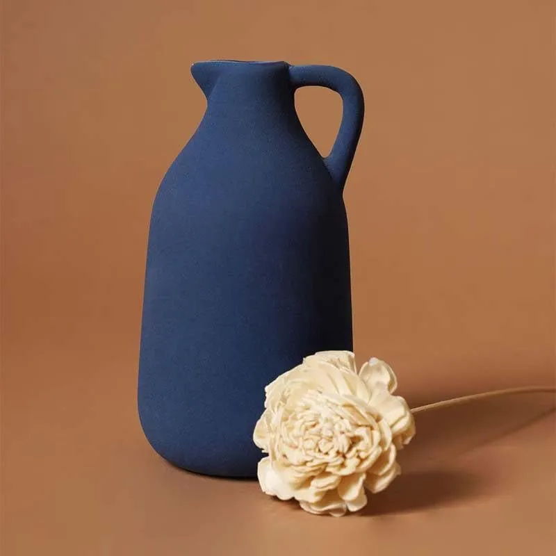 Fika Vase media 1