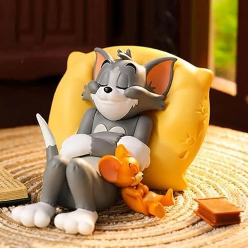Cozy Cat PVC Showpieces - Grey media 6