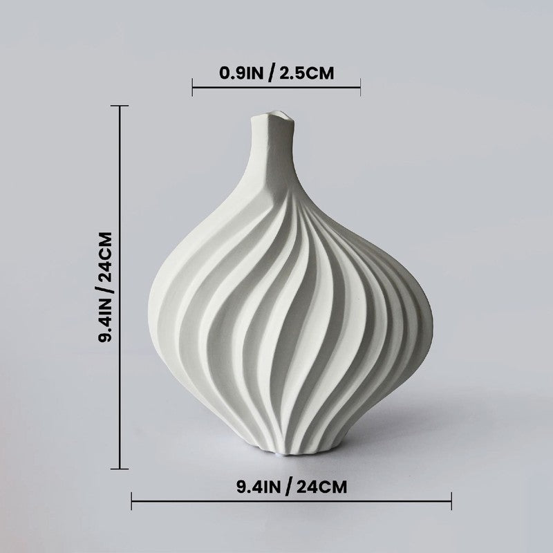 Ethereal Curve Ceremic Vase media 8