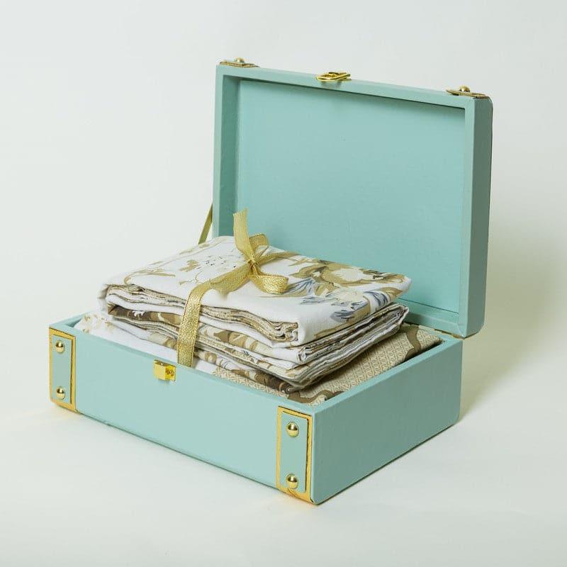 Swayam Prisha Floral Bedsheet Gift Box media 3