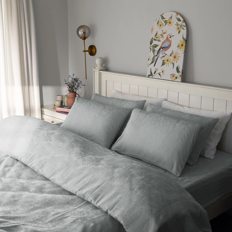 Symmetry Charm Fitted Jacquard Cotton Bedsheet (Light Grey) - 300 TC media 4