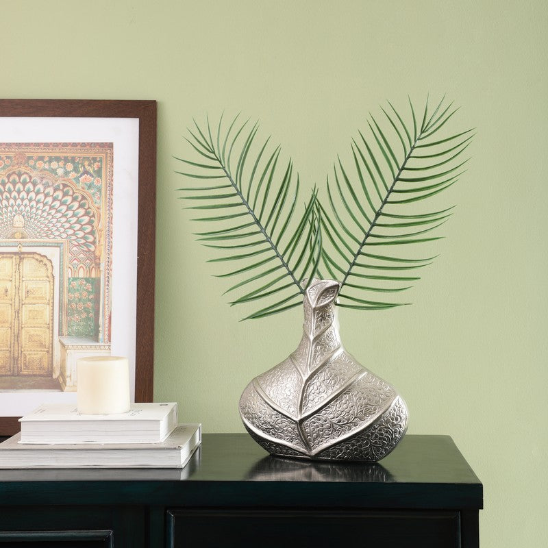 Leafara Aluminium Vase - Silver