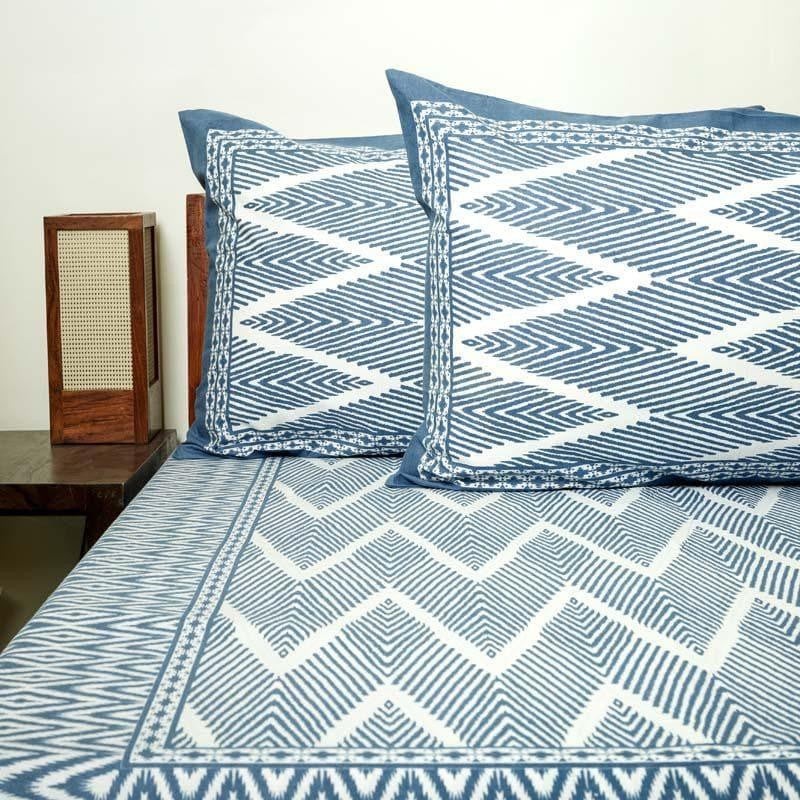 Jorie Geometric Printed Cotton Bedsheet (Blue) - 120 TC media 4