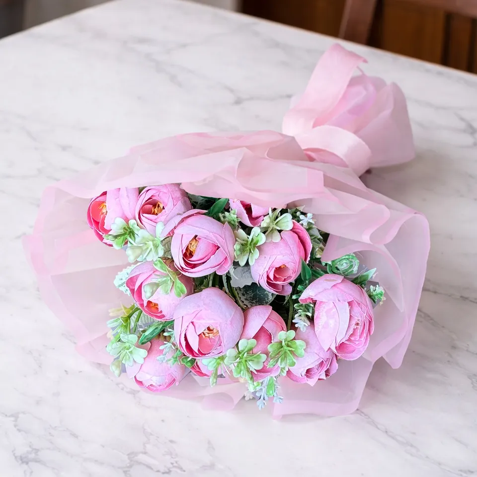 EverBloom Rose Bouquet media 3