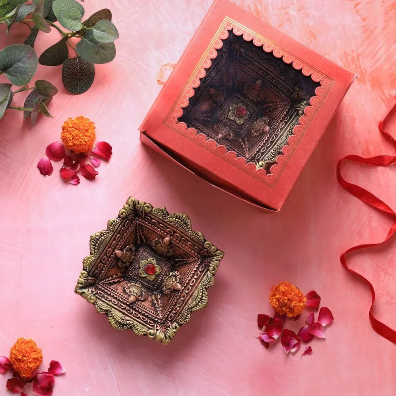 Chaarmukhi Diya - Set Of Two media 5