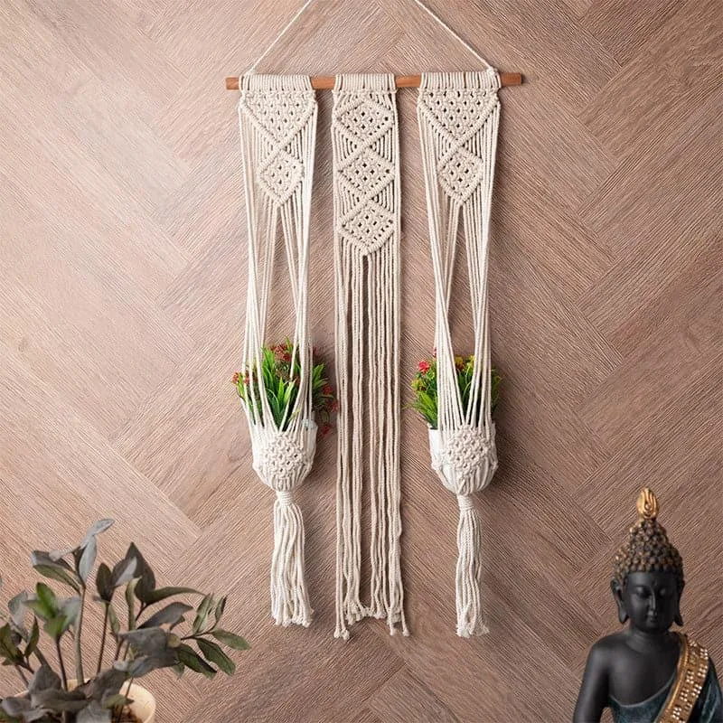 Fenne Macrame Planter media 1