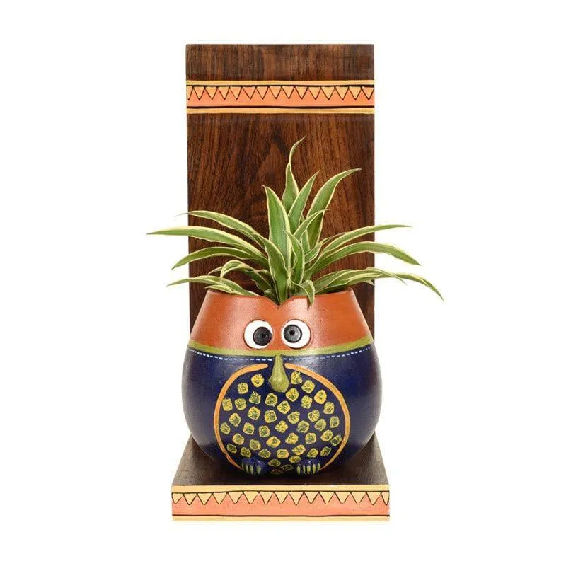 Hoot Play Wooden Wall Shelf With Earthen Planter - Two Piece Set media 4
