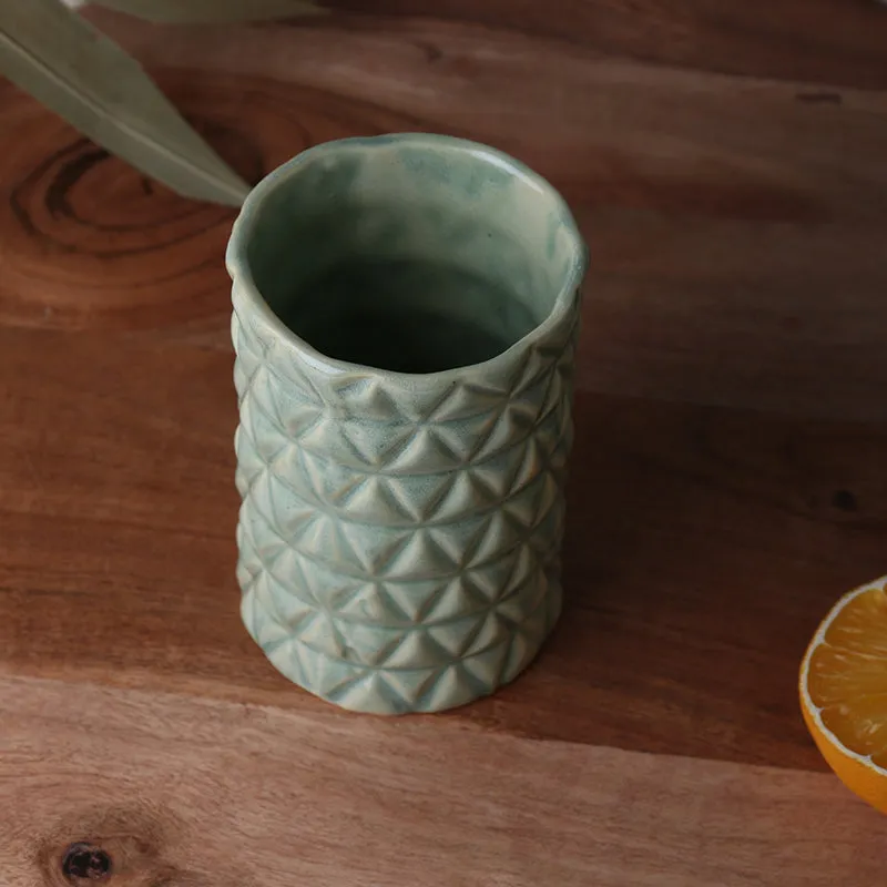 Lillian Ceramic Brush Holder media 5