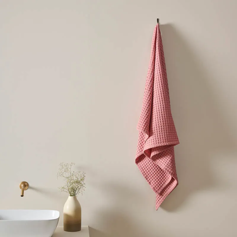 Rippley Soft Waffle Bath Towel (Pink) media 1