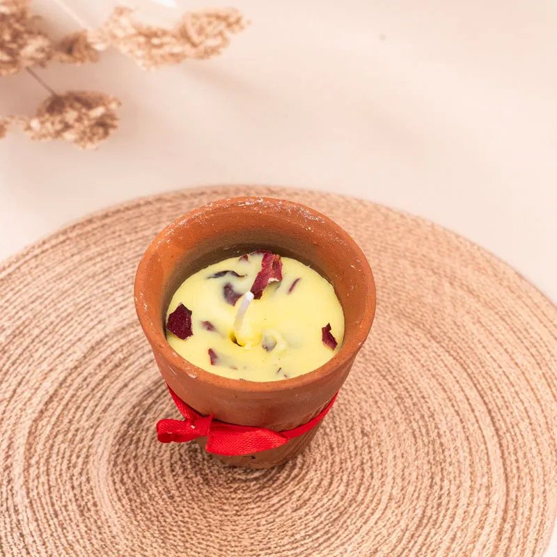 Thandai Sips Scented Candle - Rose media 4
