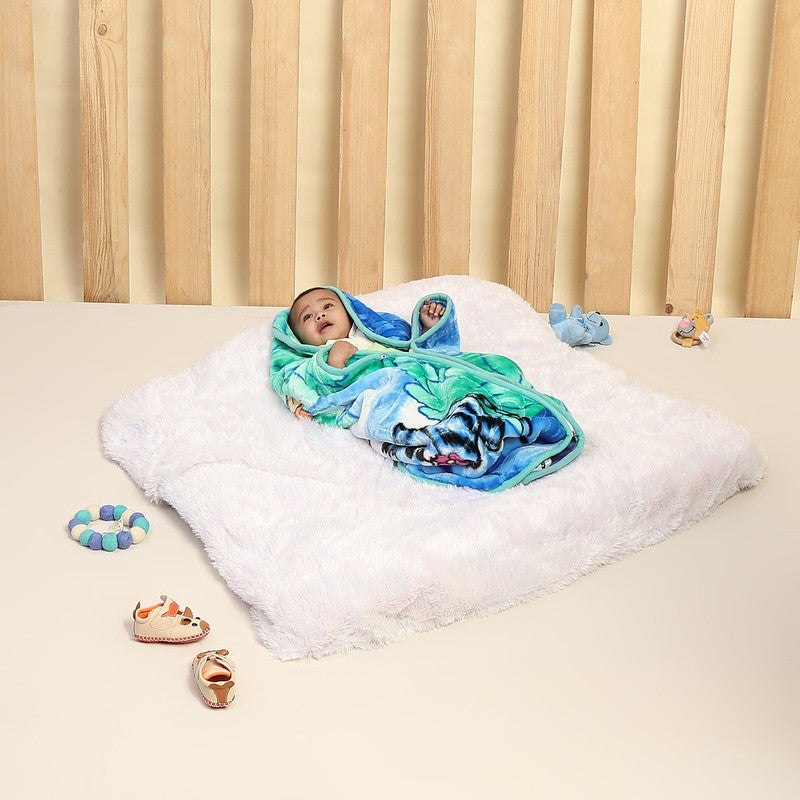 Monte Carlo Dreamy Snuggle Blanket (Blue) - 553 GSM