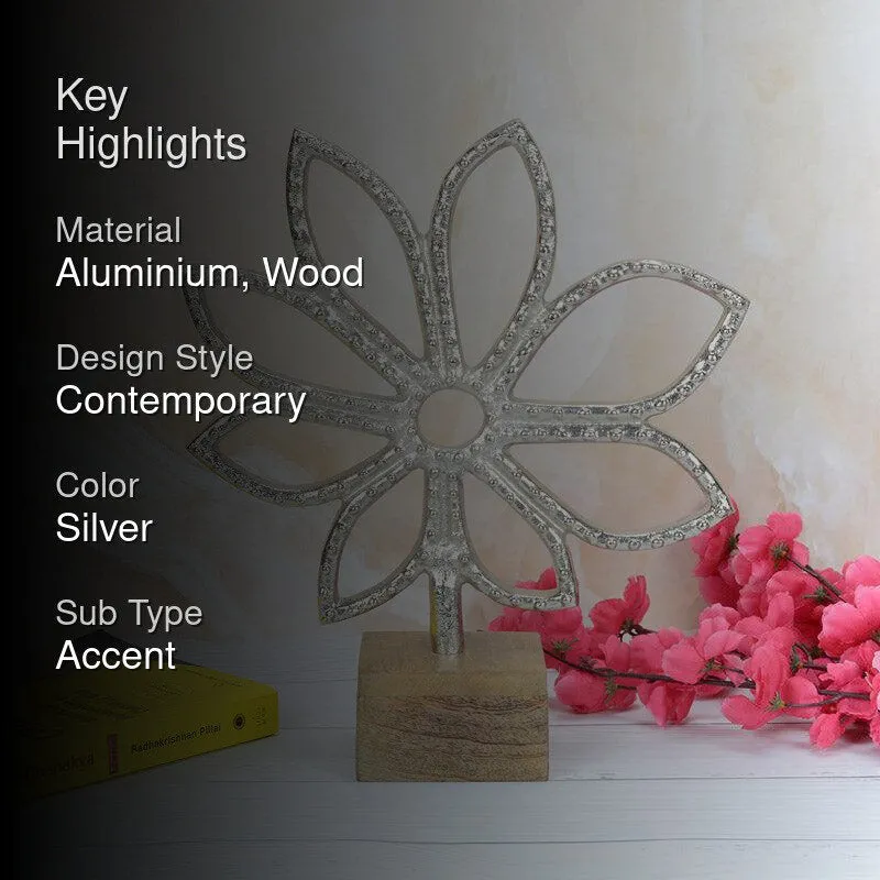 The Leaf Lamino Showpiece - Silver media 2