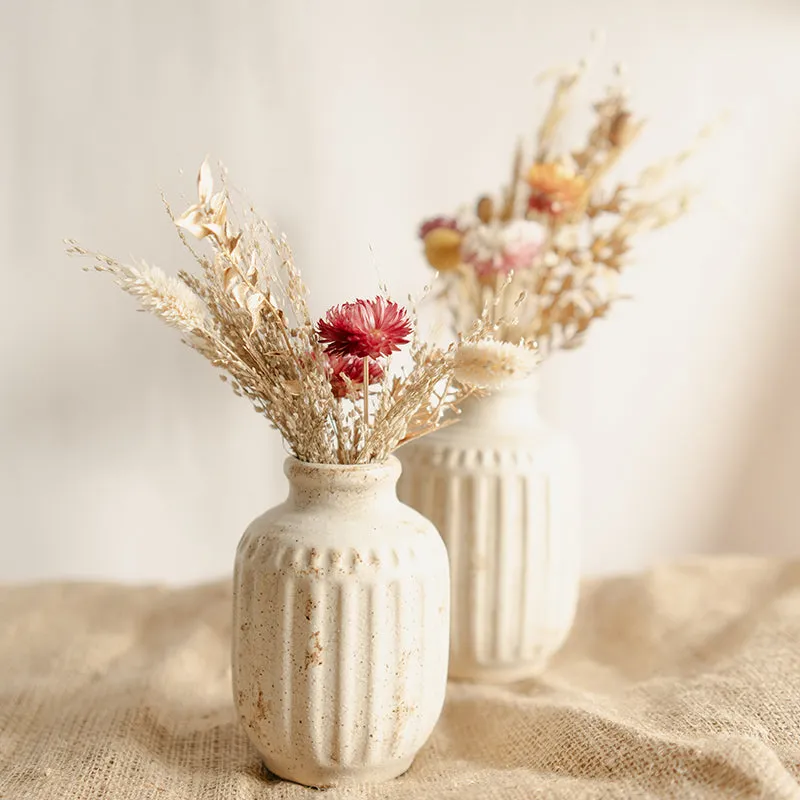 Sunhusk Neo Porcelain Vase With Dried Flower media 3
