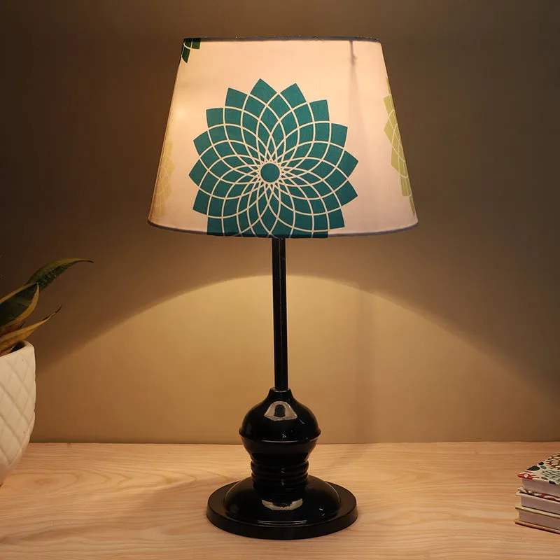 Akari Griff Printed Metal Table Lamp - Green,Black,White media 1