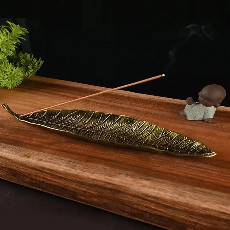Neva Leaf Invcense Stick Holder media 3