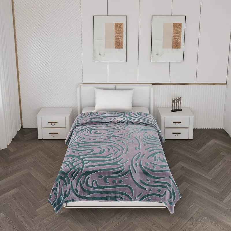 Monte Carlo Crimson Waves Blanket (Green)- 600 GSM media 3