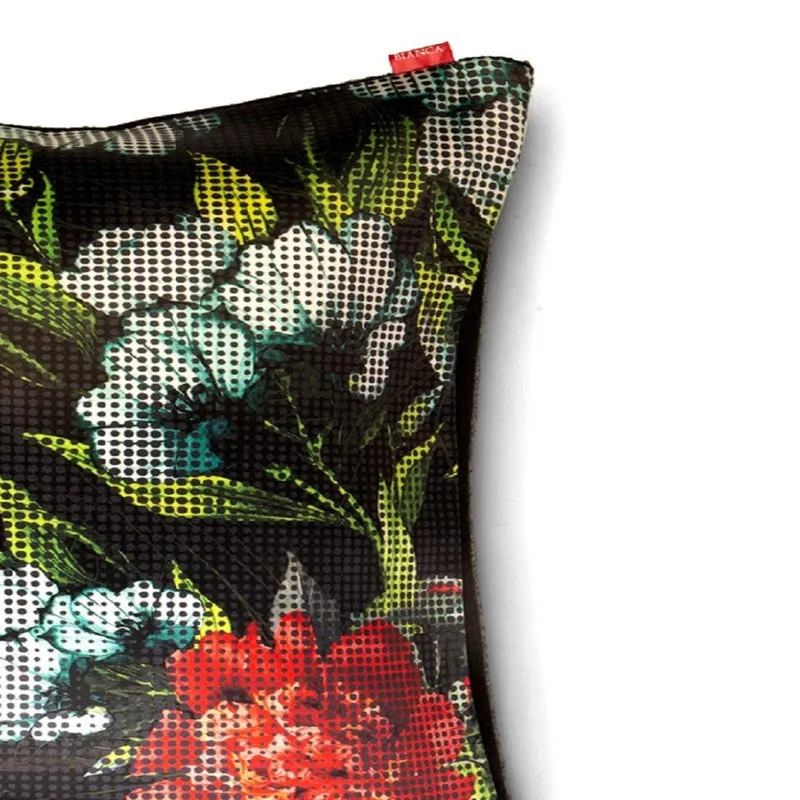Lorica Cushion Cover media 5