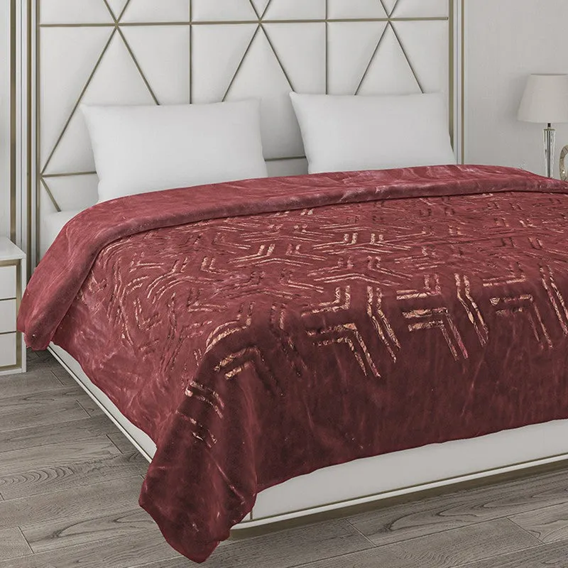 Monte Carlo Crimson Luxe Reversible Blanket - 950 GSM media 5
