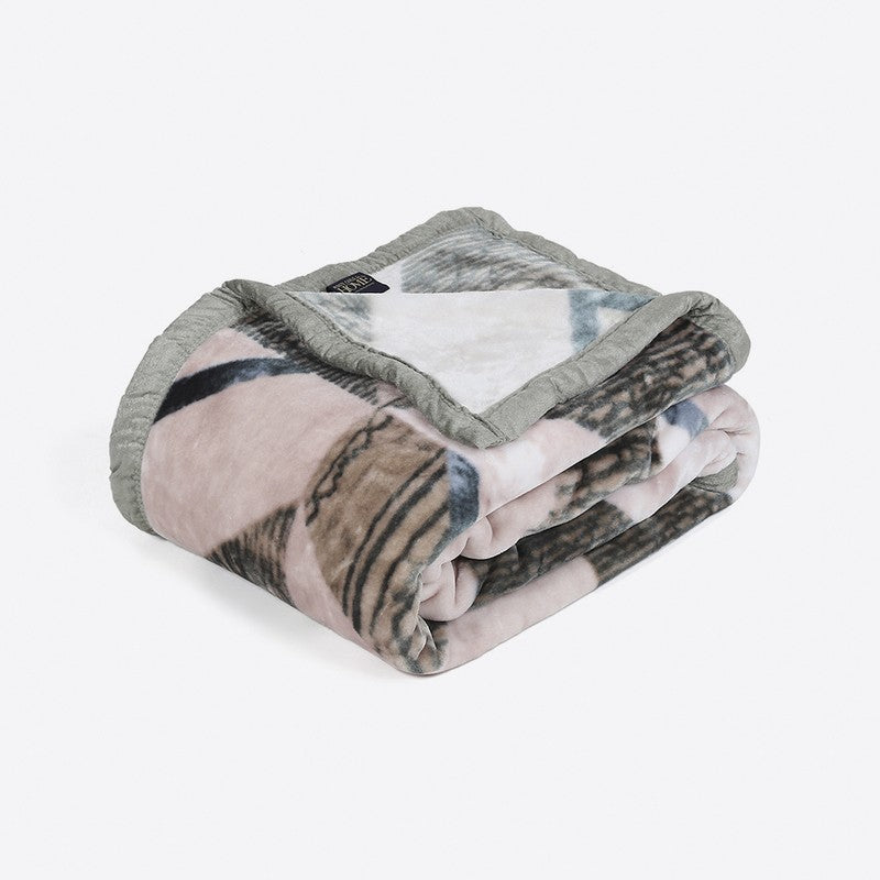 Monte Carlo Savory Silk Blanket - 625 GSM media 5