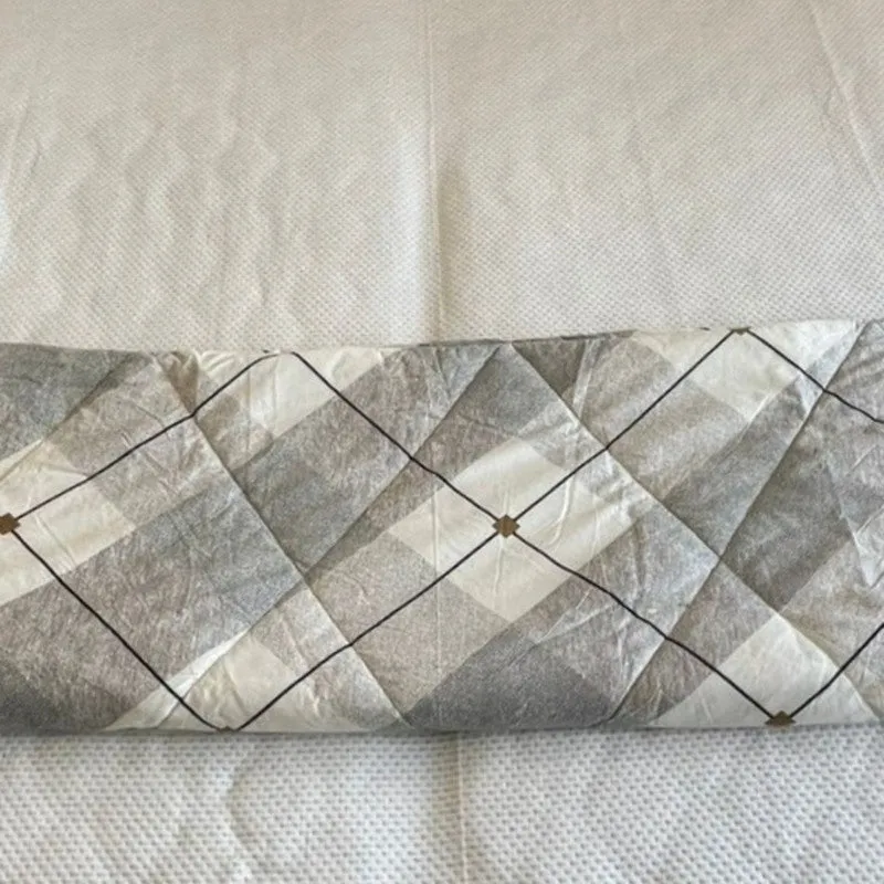 Metro Grid Comforters - 300 GSM media 4