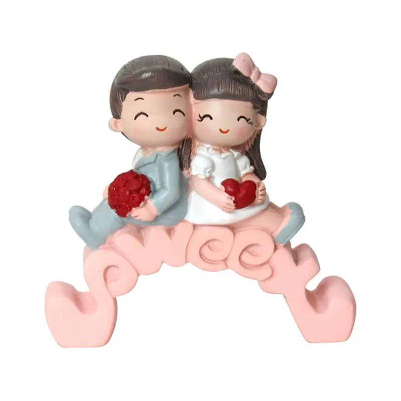 Sweet Couple Resin Showpiece media 3