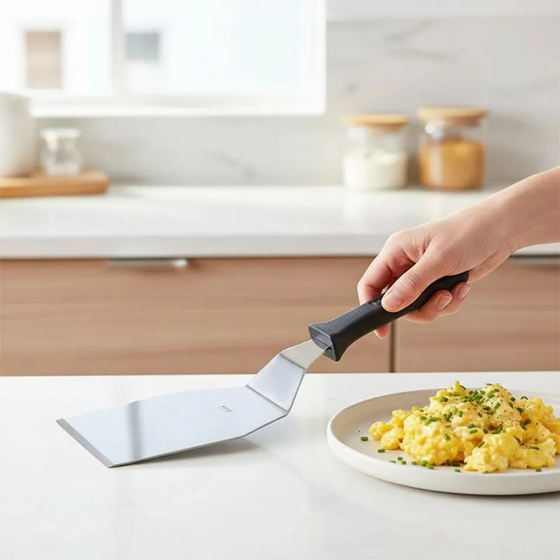 Turner Plastic Handle media 1