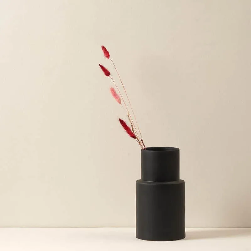 Mika Vase - Black media 1