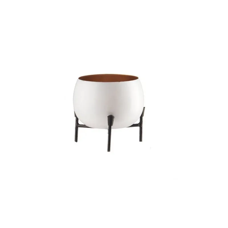 Eukene Metal Planter - White media 3